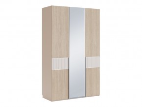 Шкаф трехдверный с зеркалом Беатрис мод.8 и мод.10.4 в Кусе - kusa.mebel74.com | фото 1